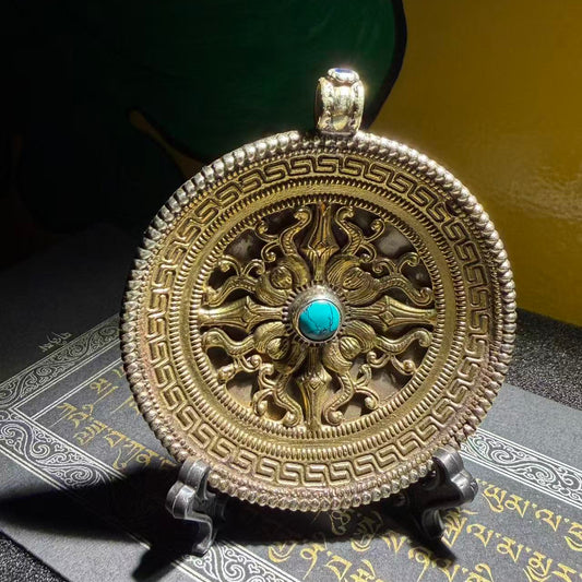 Tibetan amulets – purely handmade. Dzi bead necklaces and bracelets, bangles, rings, Thangkas, sacred symbols, natural gemstones. Lucky charms, blessed items, energy purification items, vintage collectibles.