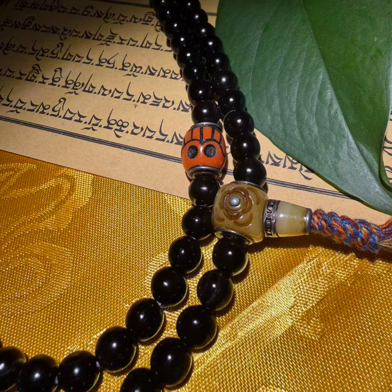 Tibetan Amulets – Hand-painted & Handcrafted. Dzi Bead Necklaces & Bracelets, Thangka, Sacred Symbols, Natural Gemstones. Lucky Charms, Blessed Items, Energy Purification, Vintage Collectibles.