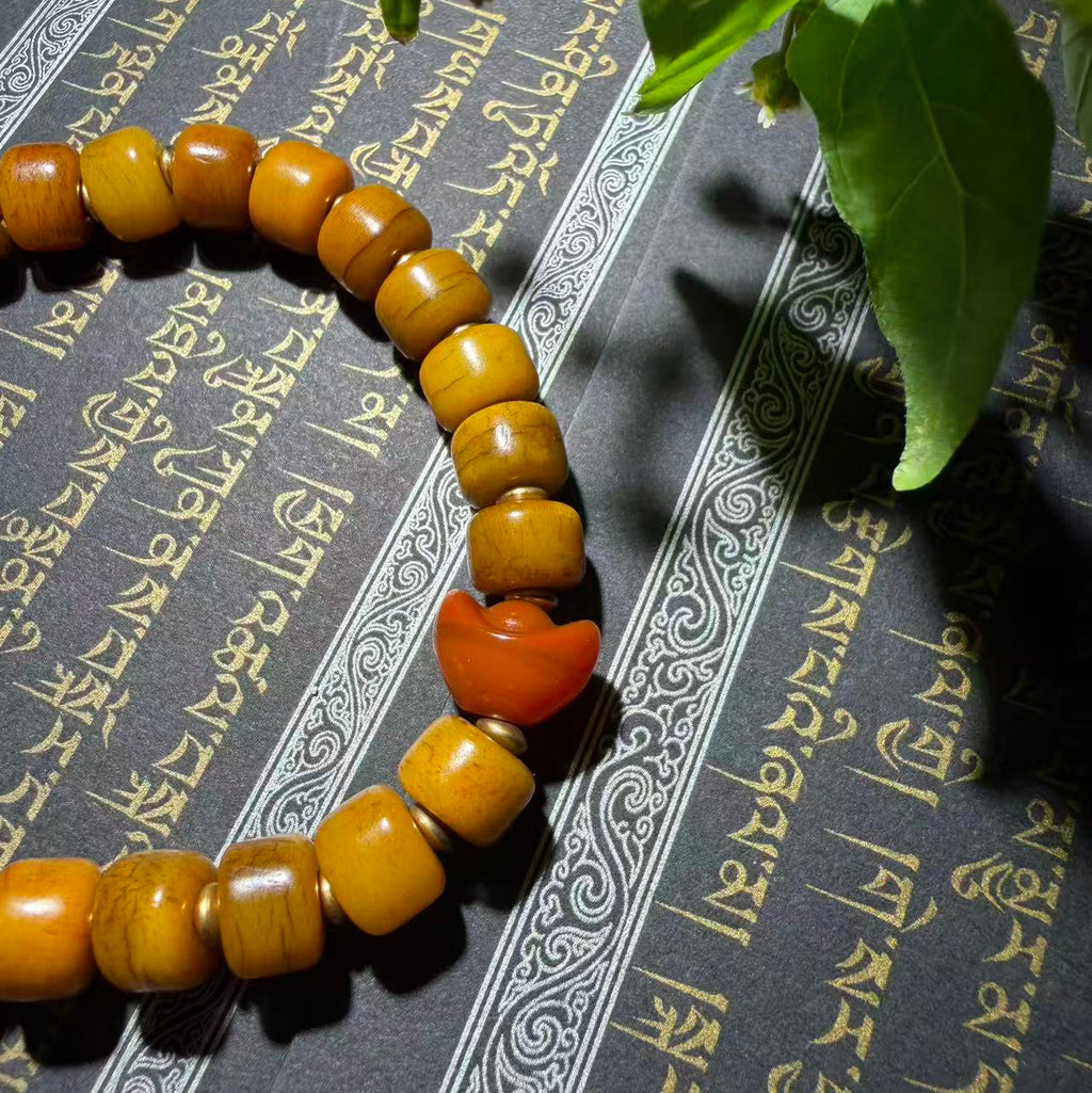 Tibetan Amulets – Hand-painted & Handcrafted. Dzi Bead Necklaces & Bracelets, Thangka, Sacred Symbols, Natural Gemstones. Lucky Charms, Blessed Items, Energy Purification, Vintage Collectibles.