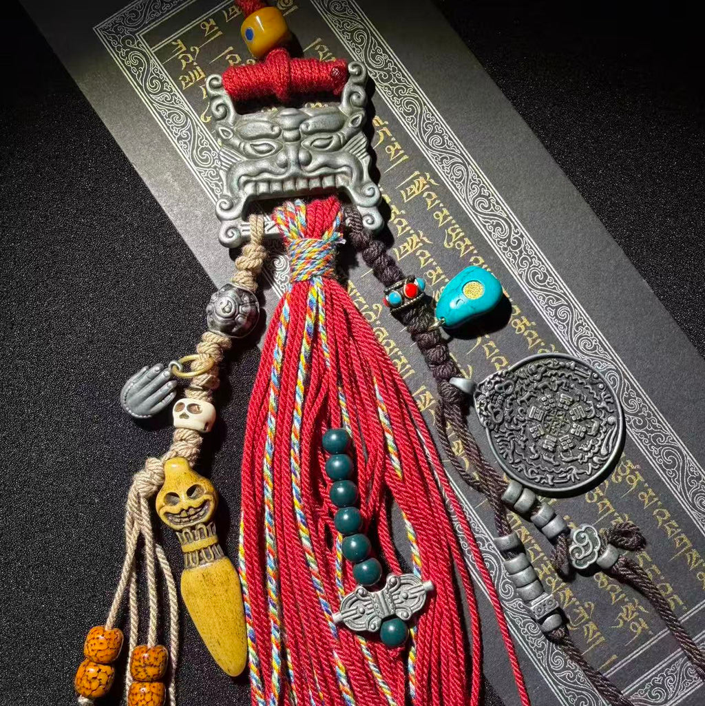 Tibetan Amulets – Hand-painted & Handcrafted. Dzi Bead Necklaces & Bracelets, Thangka, Sacred Symbols, Natural Gemstones. Lucky Charms, Blessed Items, Energy Purification, Vintage Collectibles.