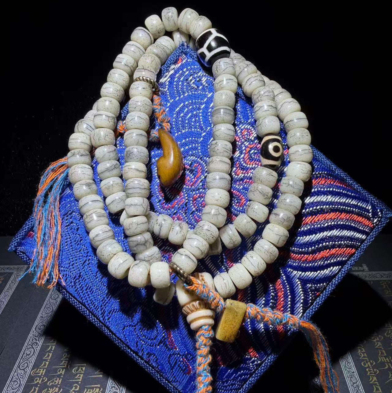 Tibetan Amulets – Hand-painted & Handcrafted. Dzi Bead Necklaces & Bracelets, Thangka, Sacred Symbols, Natural Gemstones. Lucky Charms, Blessed Items, Energy Purification, Vintage Collectibles.