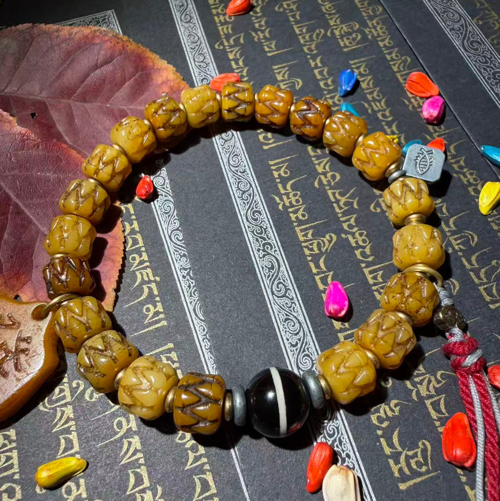 Tibetan Amulets – Hand-painted & Handcrafted. Dzi Bead Necklaces & Bracelets, Thangka, Sacred Symbols, Natural Gemstones. Lucky Charms, Blessed Items, Energy Purification, Vintage Collectibles.