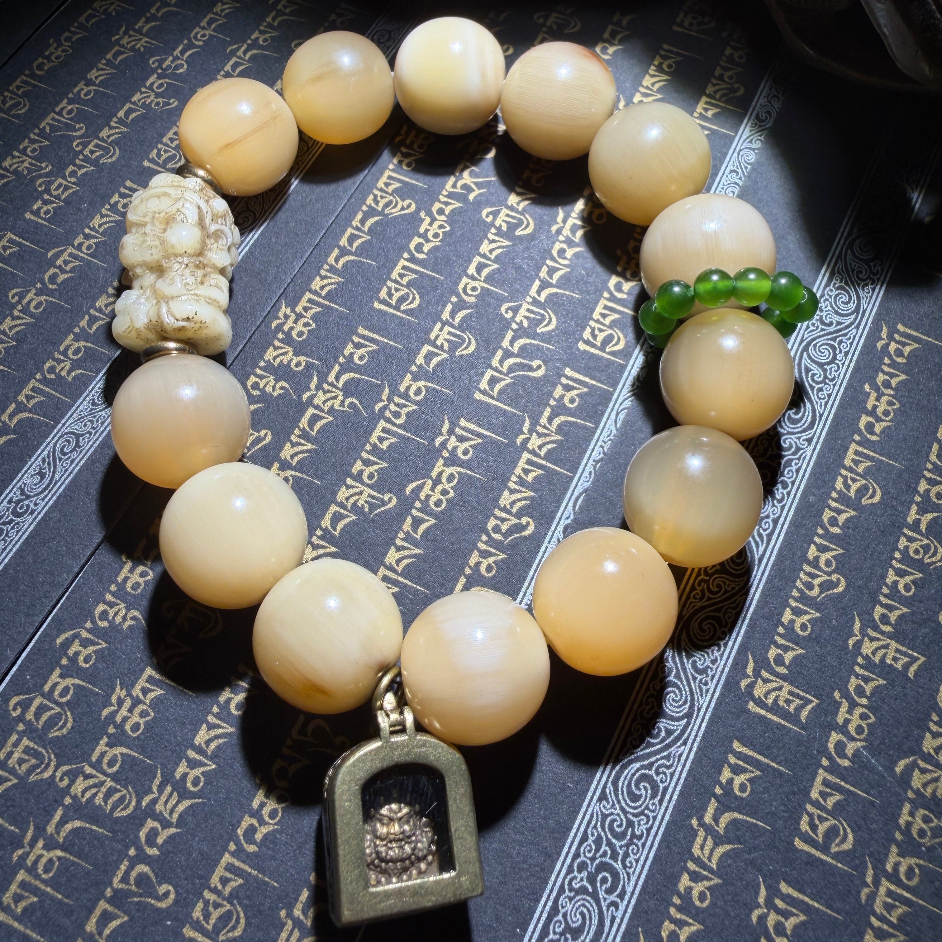 Tibetan Amulets – Hand-painted & Handcrafted. Dzi Bead Necklaces & Bracelets, Thangka, Sacred Symbols, Natural Gemstones. Lucky Charms, Blessed Items, Energy Purification, Vintage Collectibles.