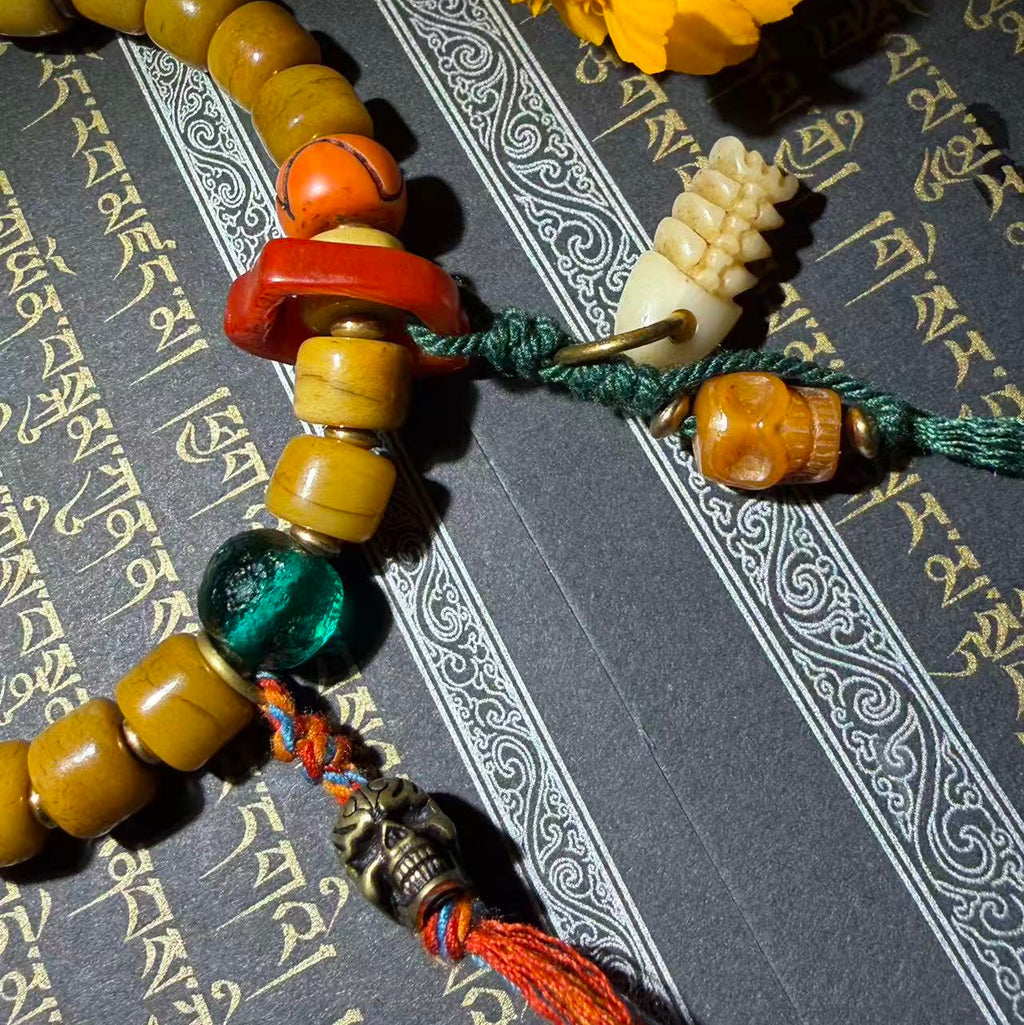 Tibetan Amulets – Hand-painted & Handcrafted. Dzi Bead Necklaces & Bracelets, Thangka, Sacred Symbols, Natural Gemstones. Lucky Charms, Blessed Items, Energy Purification, Vintage Collectibles.