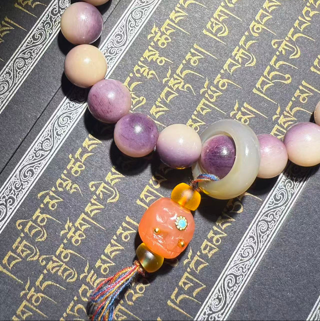 Tibetan Amulets – Hand-painted & Handcrafted. Dzi Bead Necklaces & Bracelets, Thangka, Sacred Symbols, Natural Gemstones. Lucky Charms, Blessed Items, Energy Purification, Vintage Collectibles.