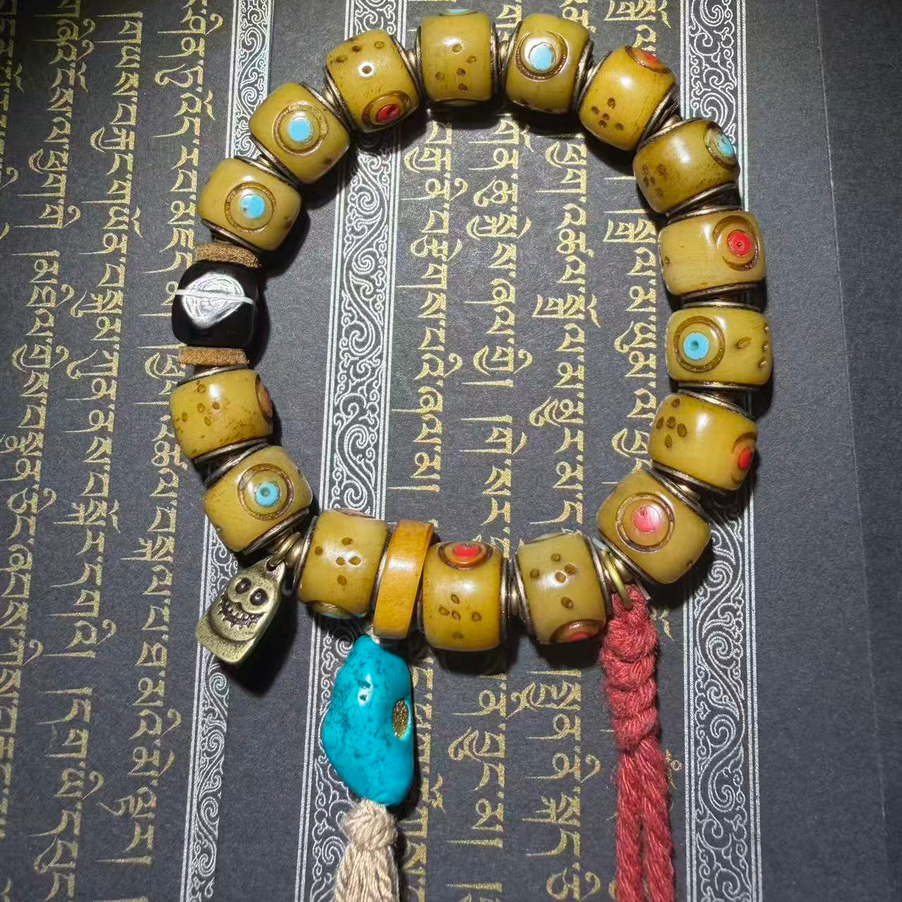 Tibetan Amulets – Hand-painted & Handcrafted. Dzi Bead Necklaces & Bracelets, Thangka, Sacred Symbols, Natural Gemstones. Lucky Charms, Blessed Items, Energy Purification, Vintage Collectibles.