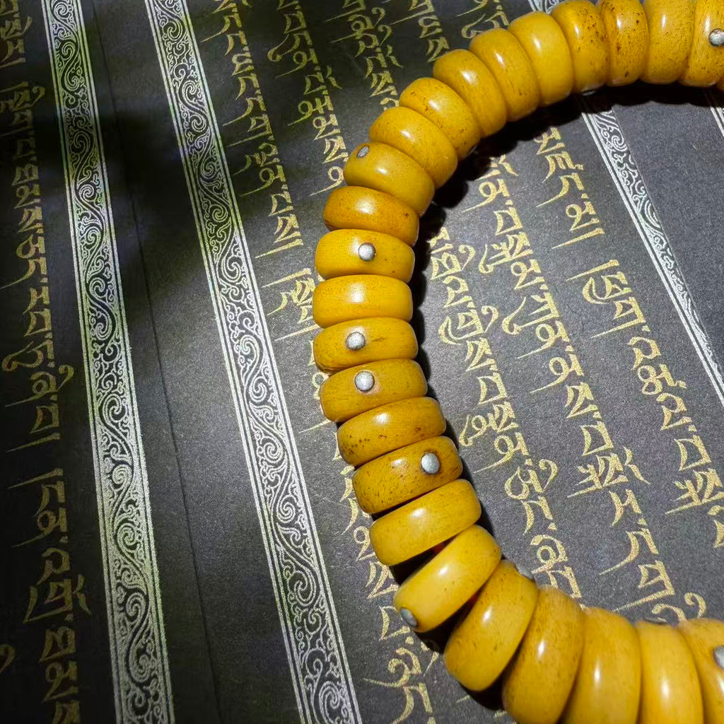 Tibetan Amulets – Hand-painted & Handcrafted. Dzi Bead Necklaces & Bracelets, Thangka, Sacred Symbols, Natural Gemstones. Lucky Charms, Blessed Items, Energy Purification, Vintage Collectibles.