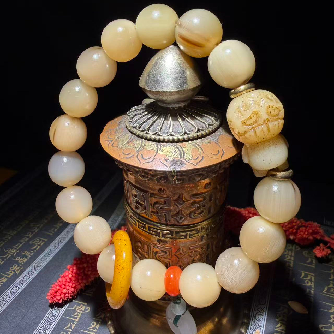 Tibetan Amulets – Hand-painted & Handcrafted. Dzi Bead Necklaces & Bracelets, Thangka, Sacred Symbols, Natural Gemstones. Lucky Charms, Blessed Items, Energy Purification, Vintage Collectibles.