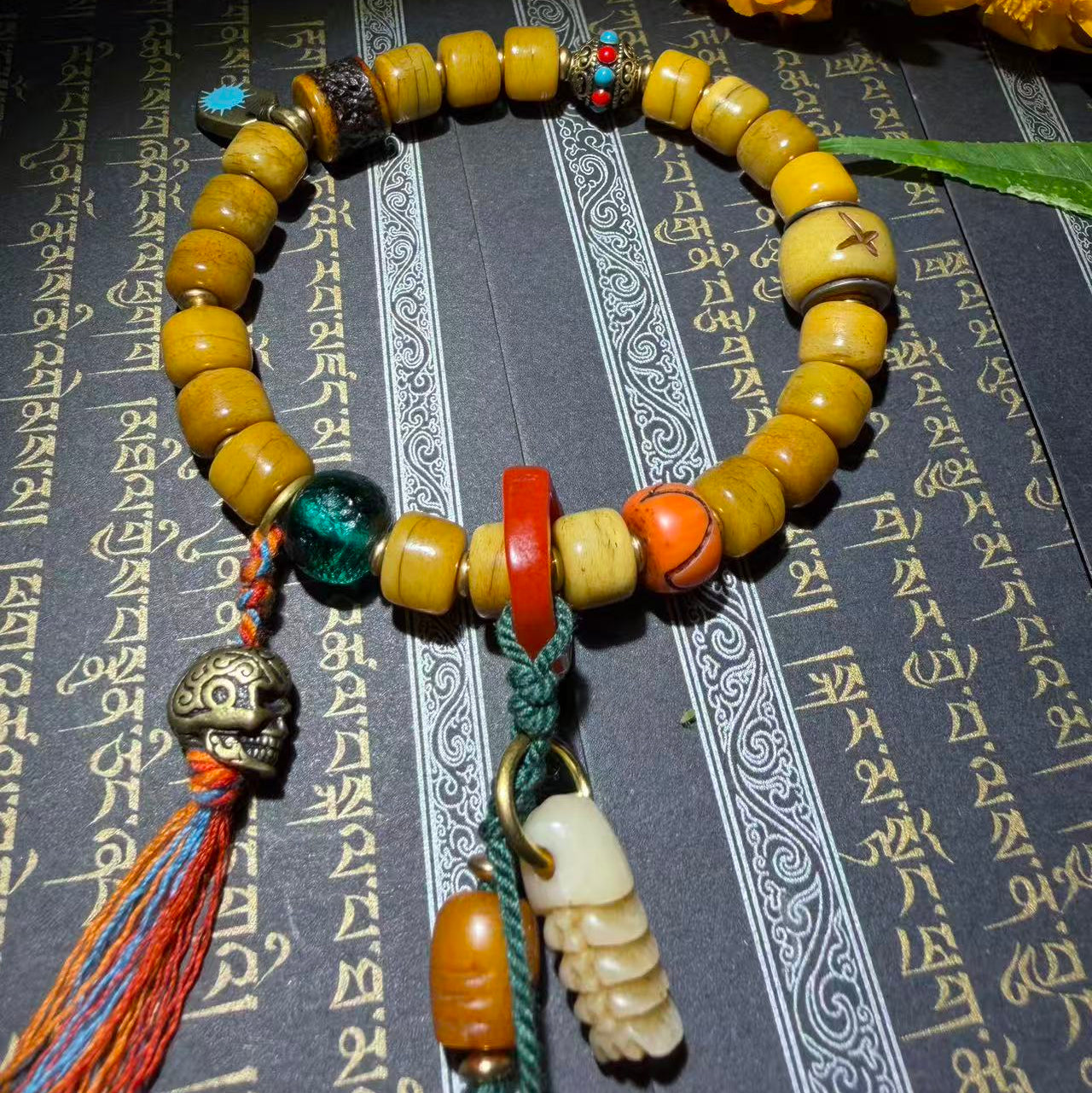 Tibetan Amulets – Hand-painted & Handcrafted. Dzi Bead Necklaces & Bracelets, Thangka, Sacred Symbols, Natural Gemstones. Lucky Charms, Blessed Items, Energy Purification, Vintage Collectibles.