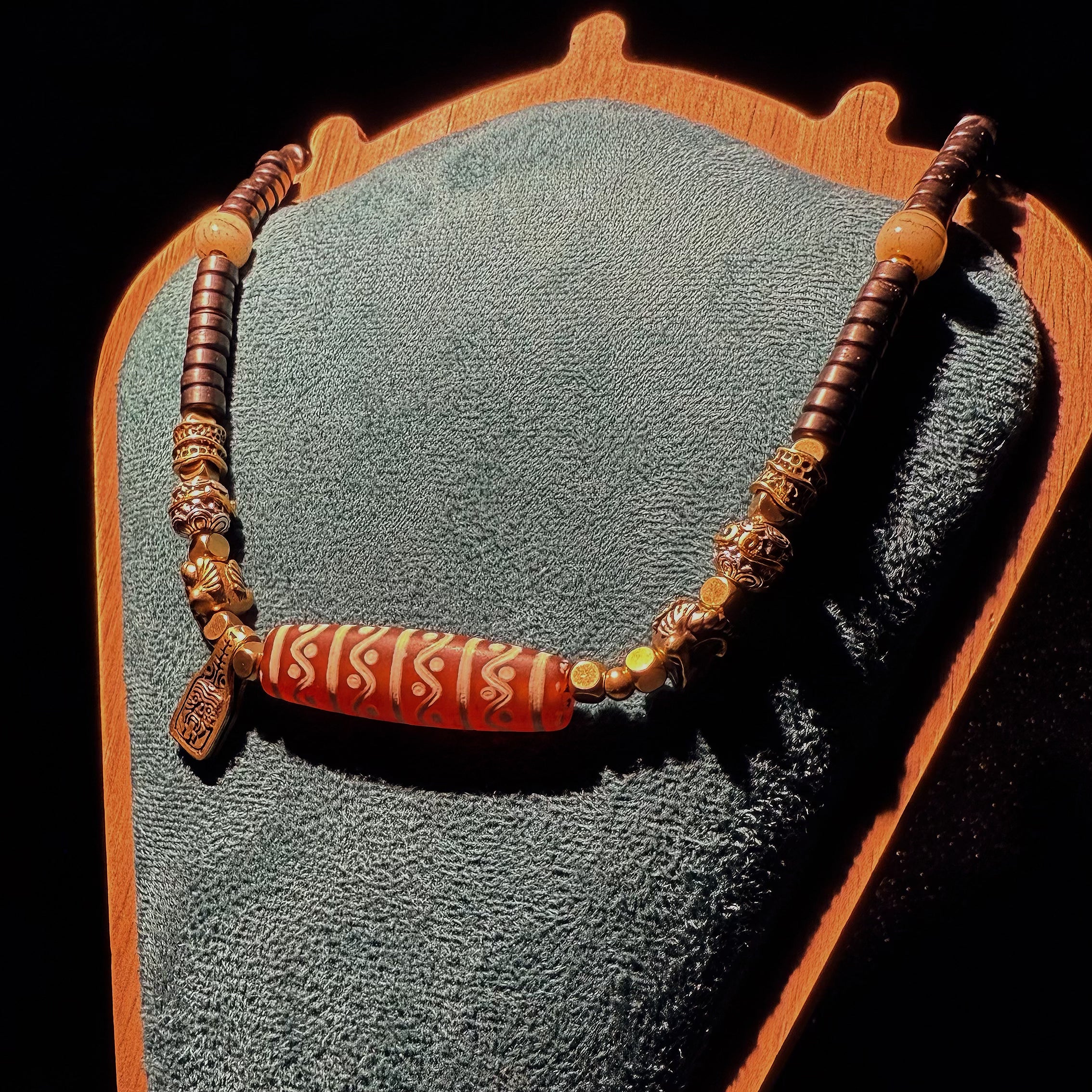 Tibetan Amulets – Hand-painted & Handcrafted. Dzi Bead Necklaces & Bracelets, Thangka, Sacred Symbols, Natural Gemstones. Lucky Charms, Blessed Items, Energy Purification, Vintage Collectibles.