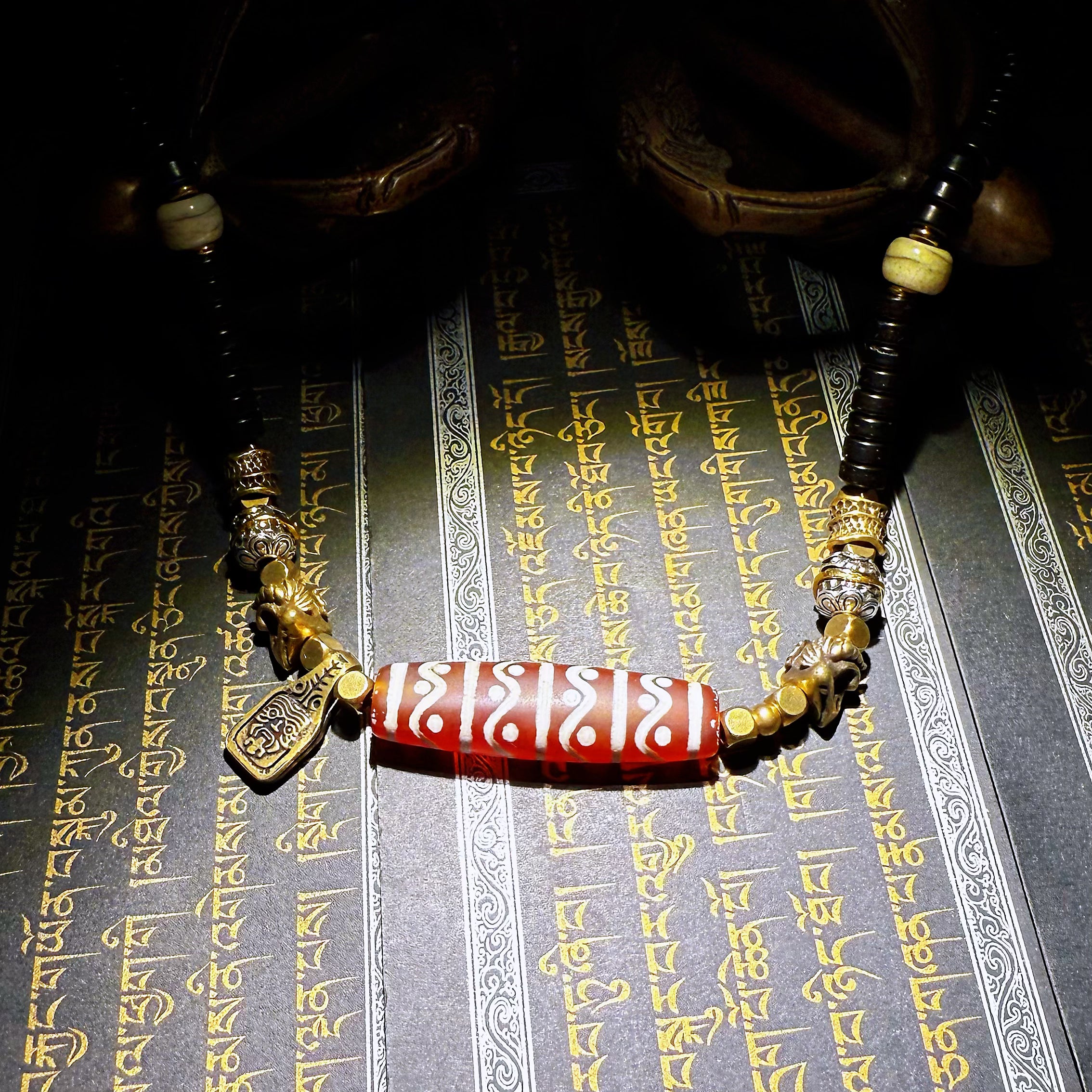 Tibetan Amulets – Hand-painted & Handcrafted. Dzi Bead Necklaces & Bracelets, Thangka, Sacred Symbols, Natural Gemstones. Lucky Charms, Blessed Items, Energy Purification, Vintage Collectibles.