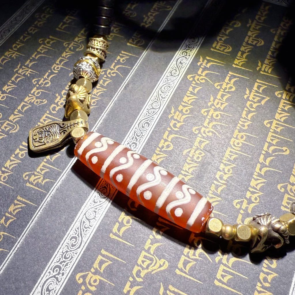 Tibetan Amulets – Hand-painted & Handcrafted. Dzi Bead Necklaces & Bracelets, Thangka, Sacred Symbols, Natural Gemstones. Lucky Charms, Blessed Items, Energy Purification, Vintage Collectibles.