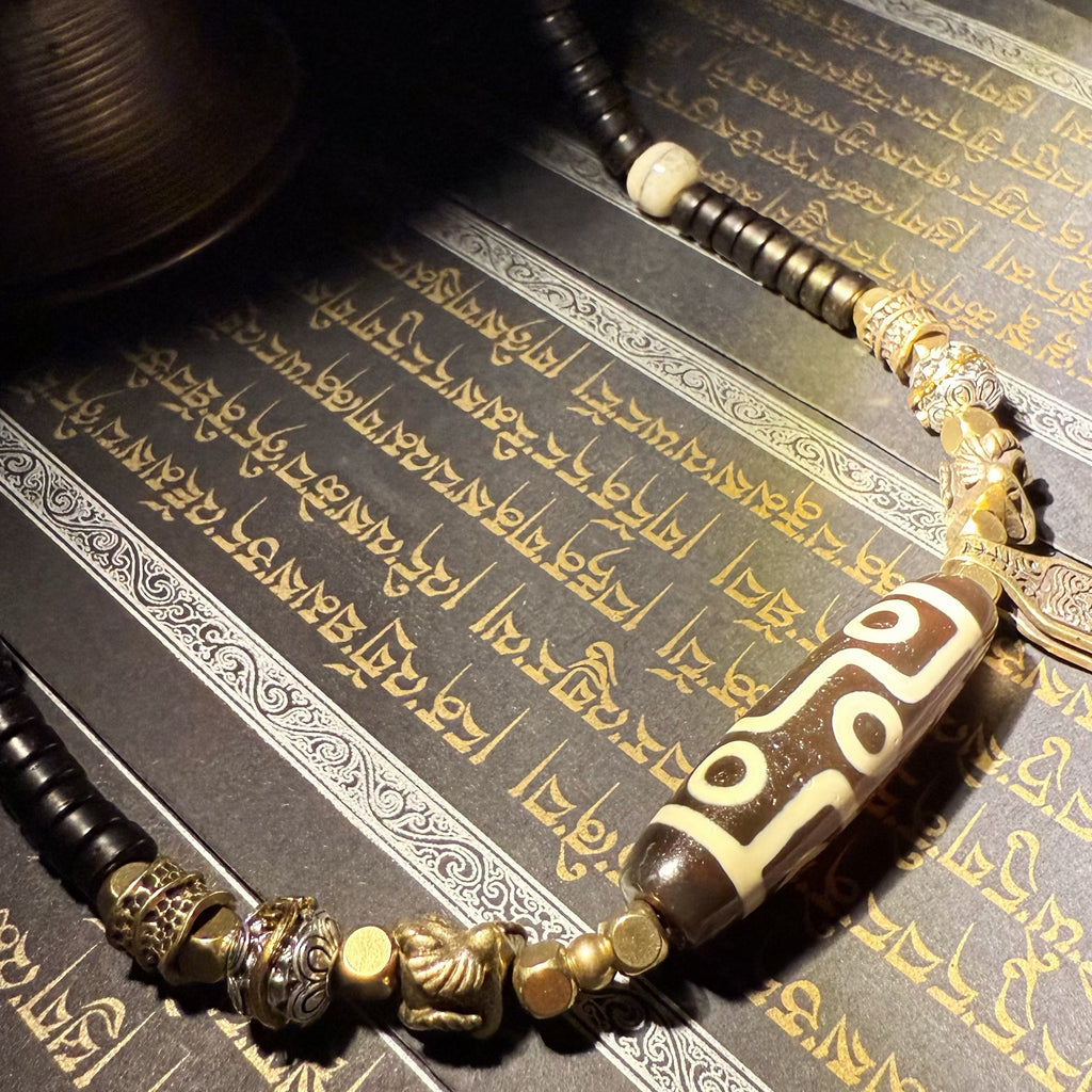 Tibetan Amulets – Hand-painted & Handcrafted. Dzi Bead Necklaces & Bracelets, Thangka, Sacred Symbols, Natural Gemstones. Lucky Charms, Blessed Items, Energy Purification, Vintage Collectibles.