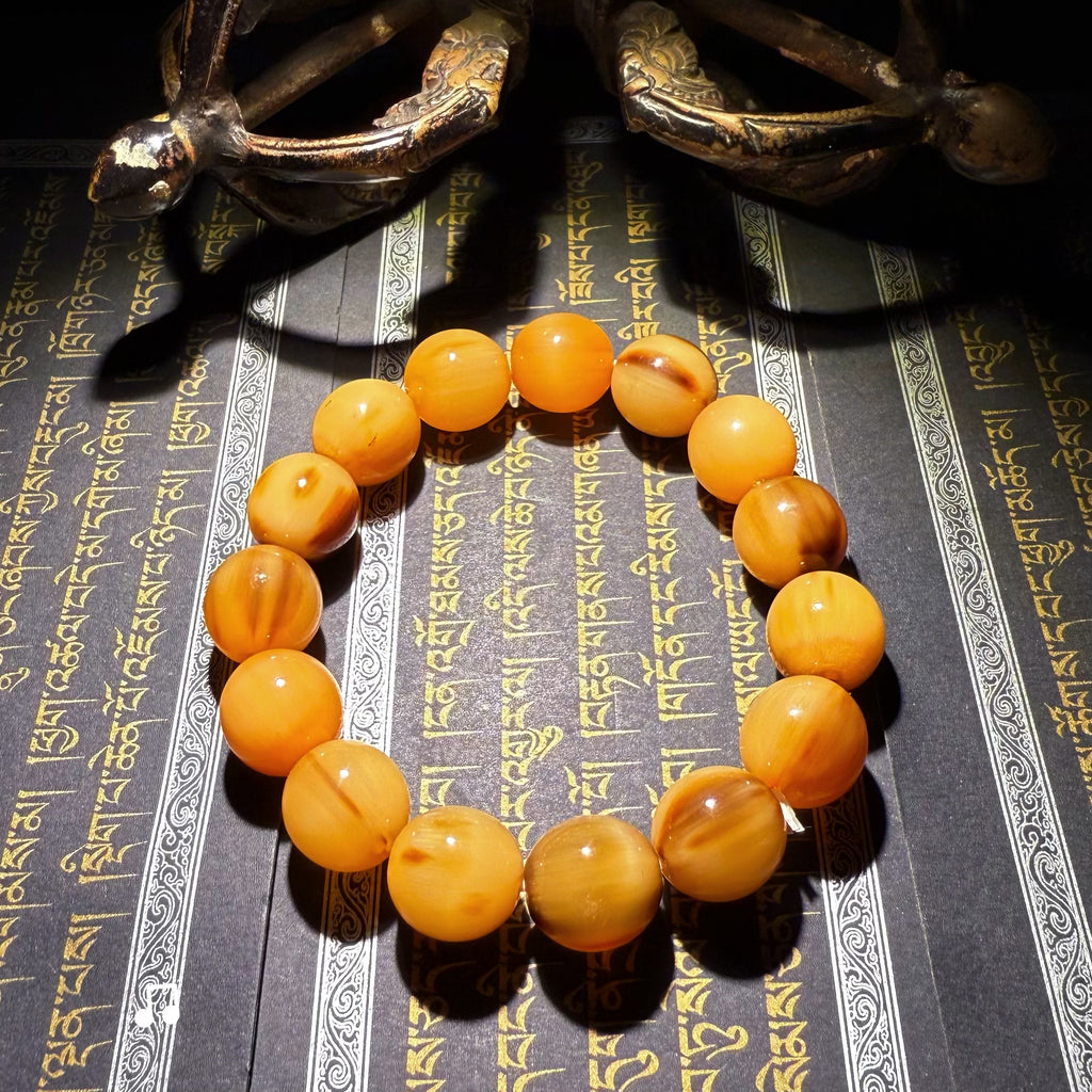 Tibetan Amulets – Hand-painted & Handcrafted. Dzi Bead Necklaces & Bracelets, Thangka, Sacred Symbols, Natural Gemstones. Lucky Charms, Blessed Items, Energy Purification, Vintage Collectibles.