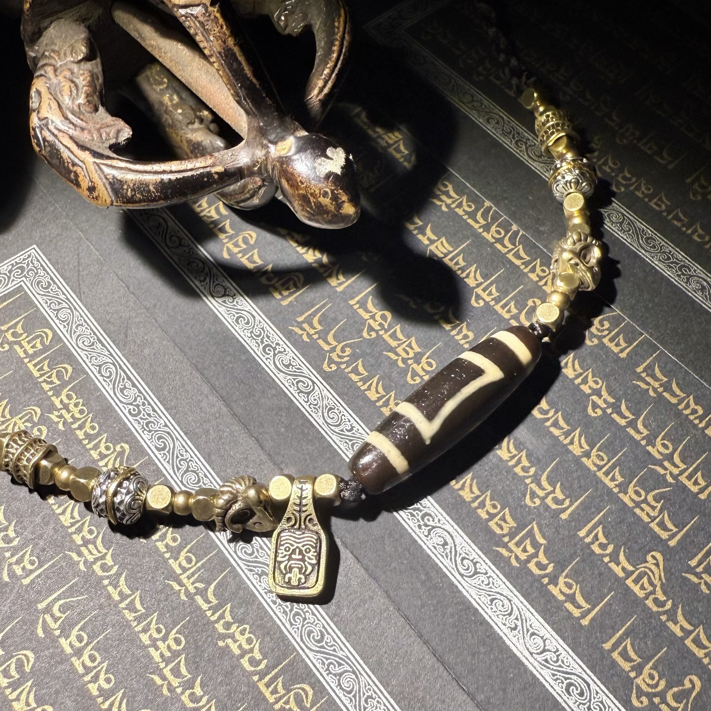 Tibetan Amulets – Hand-painted & Handcrafted. Dzi Bead Necklaces & Bracelets, Thangka, Sacred Symbols, Natural Gemstones. Lucky Charms, Blessed Items, Energy Purification, Vintage Collectibles.