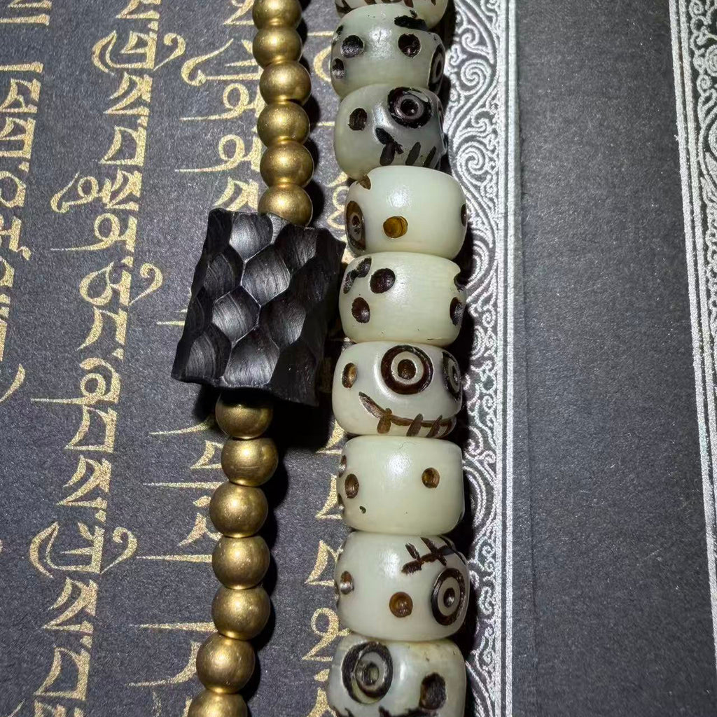 Tibetan Amulets – Hand-painted & Handcrafted. Dzi Bead Necklaces & Bracelets, Thangka, Sacred Symbols, Natural Gemstones. Lucky Charms, Blessed Items, Energy Purification, Vintage Collectibles.