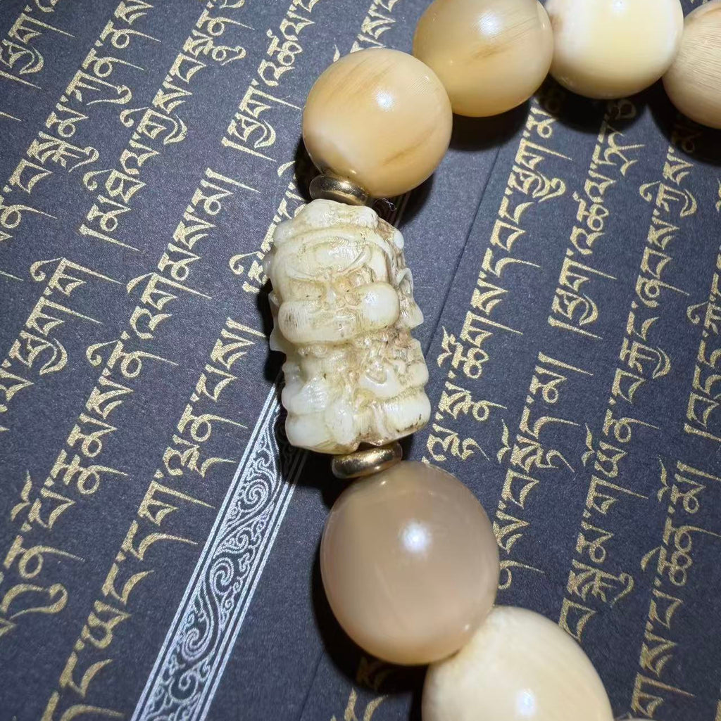 Tibetan Amulets – Hand-painted & Handcrafted. Dzi Bead Necklaces & Bracelets, Thangka, Sacred Symbols, Natural Gemstones. Lucky Charms, Blessed Items, Energy Purification, Vintage Collectibles.