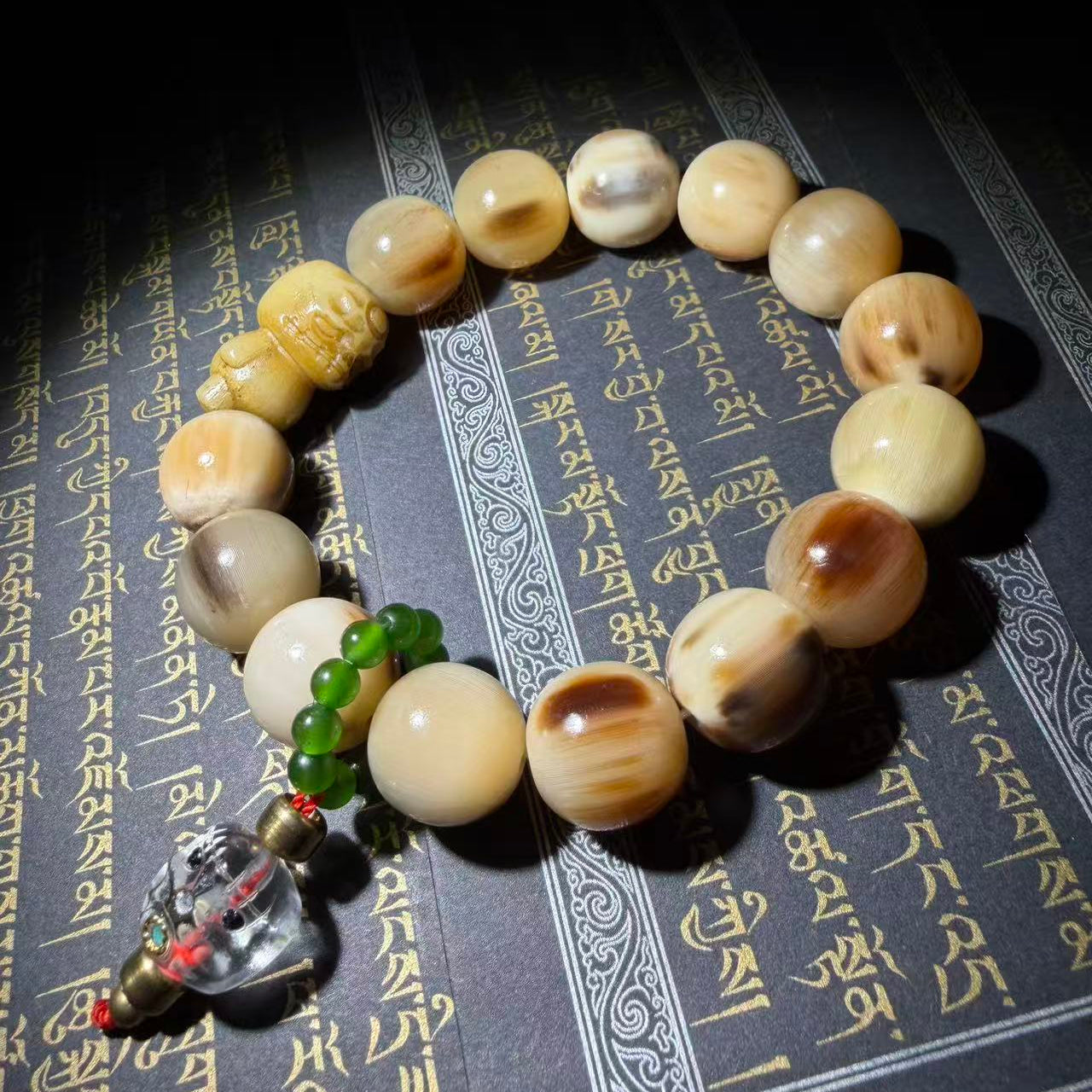 Tibetan Amulets – Hand-painted & Handcrafted. Dzi Bead Necklaces & Bracelets, Thangka, Sacred Symbols, Natural Gemstones. Lucky Charms, Blessed Items, Energy Purification, Vintage Collectibles.