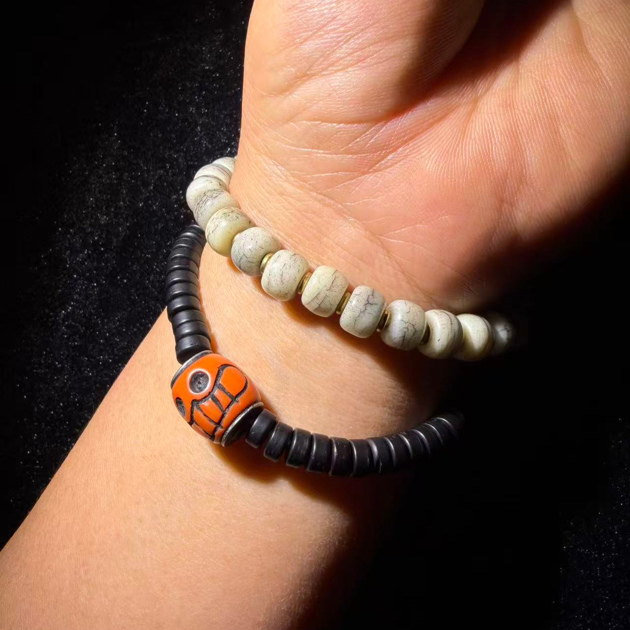 Tibetan Amulets – Hand-painted & Handcrafted. Dzi Bead Necklaces & Bracelets, Thangka, Sacred Symbols, Natural Gemstones. Lucky Charms, Blessed Items, Energy Purification, Vintage Collectibles.