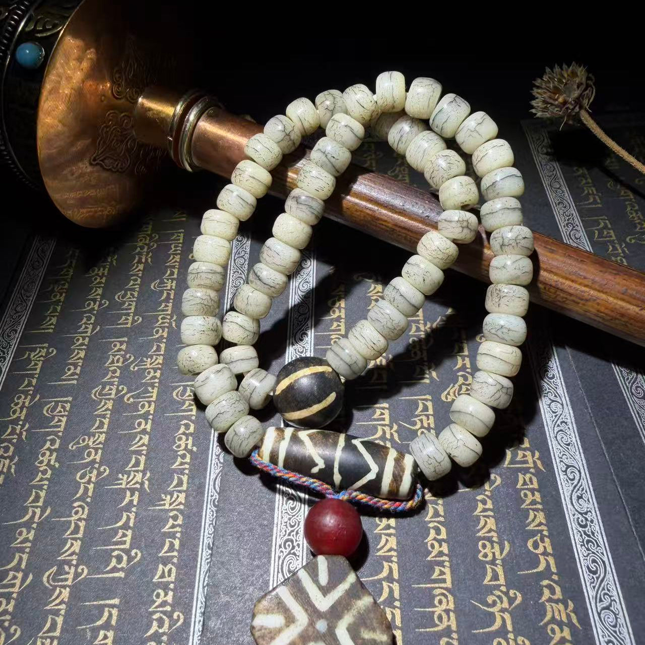 Tibetan Amulets – Hand-painted & Handcrafted. Dzi Bead Necklaces & Bracelets, Thangka, Sacred Symbols, Natural Gemstones. Lucky Charms, Blessed Items, Energy Purification, Vintage Collectibles.