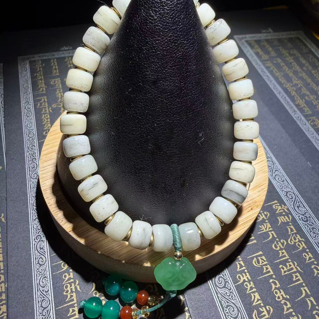 Tibetan Amulets – Hand-painted & Handcrafted. Dzi Bead Necklaces & Bracelets, Thangka, Sacred Symbols, Natural Gemstones. Lucky Charms, Blessed Items, Energy Purification, Vintage Collectibles.