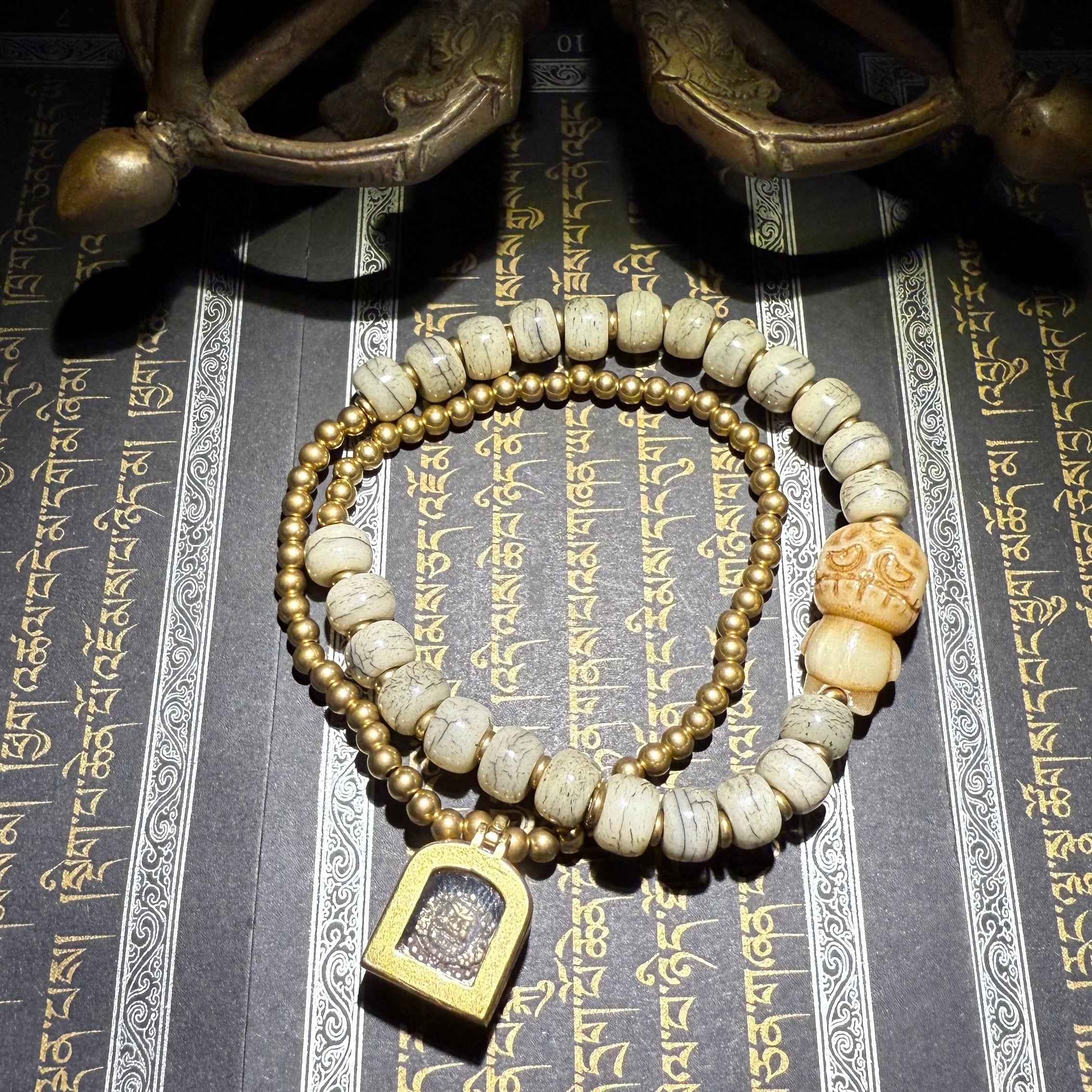 Tibetan Amulets – Hand-painted & Handcrafted. Dzi Bead Necklaces & Bracelets, Thangka, Sacred Symbols, Natural Gemstones. Lucky Charms, Blessed Items, Energy Purification, Vintage Collectibles.