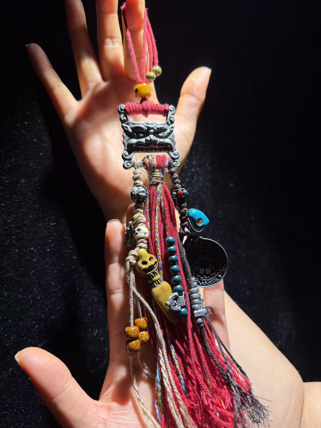 Tibetan Amulets – Hand-painted & Handcrafted. Dzi Bead Necklaces & Bracelets, Thangka, Sacred Symbols, Natural Gemstones. Lucky Charms, Blessed Items, Energy Purification, Vintage Collectibles.