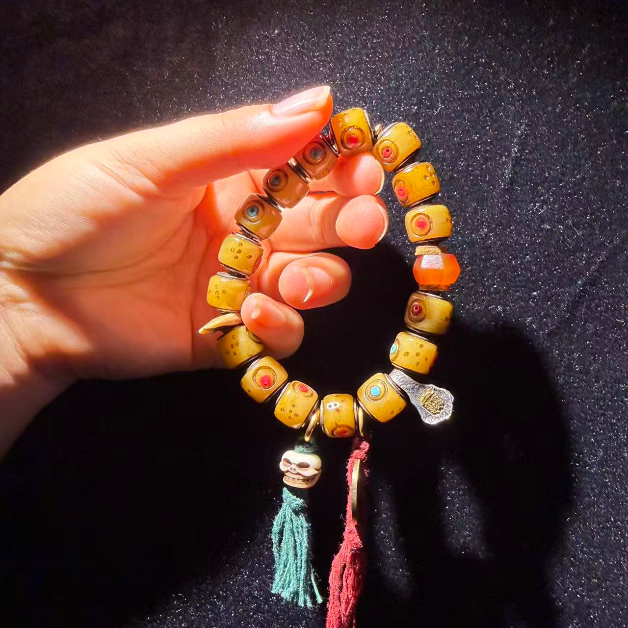 Tibetan Amulets – Hand-painted & Handcrafted. Dzi Bead Necklaces & Bracelets, Thangka, Sacred Symbols, Natural Gemstones. Lucky Charms, Blessed Items, Energy Purification, Vintage Collectibles.