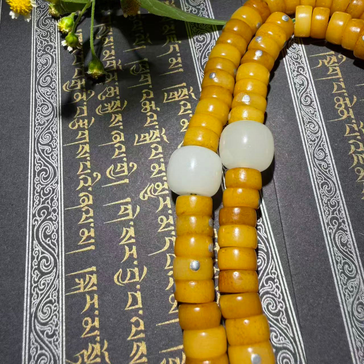 Tibetan Amulets – Hand-painted & Handcrafted. Dzi Bead Necklaces & Bracelets, Thangka, Sacred Symbols, Natural Gemstones. Lucky Charms, Blessed Items, Energy Purification, Vintage Collectibles.