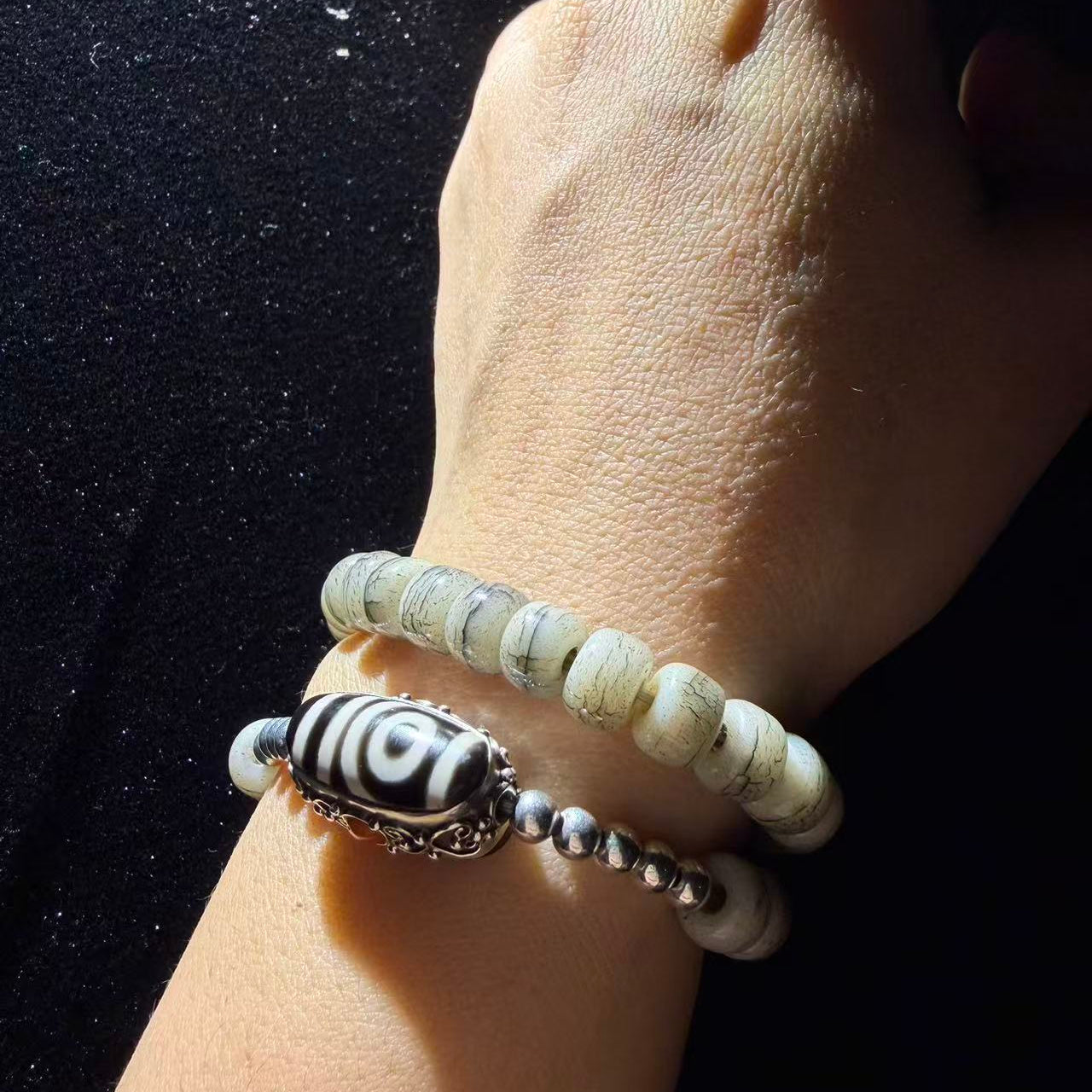 Tibetan Amulets – Hand-painted & Handcrafted. Dzi Bead Necklaces & Bracelets, Thangka, Sacred Symbols, Natural Gemstones. Lucky Charms, Blessed Items, Energy Purification, Vintage Collectibles.