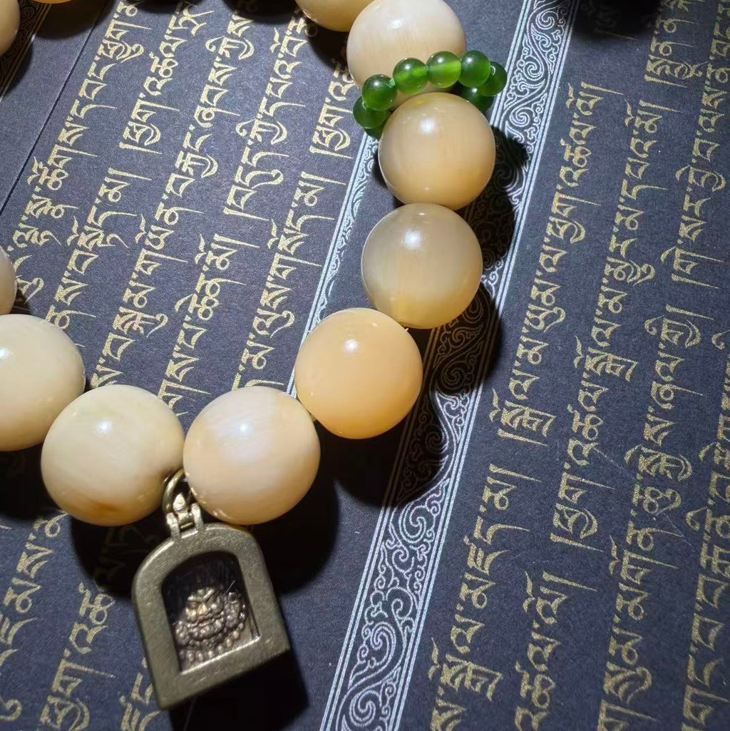 Tibetan Amulets – Hand-painted & Handcrafted. Dzi Bead Necklaces & Bracelets, Thangka, Sacred Symbols, Natural Gemstones. Lucky Charms, Blessed Items, Energy Purification, Vintage Collectibles.