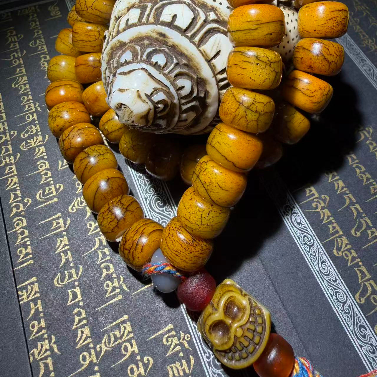 Tibetan Amulets – Hand-painted & Handcrafted. Dzi Bead Necklaces & Bracelets, Thangka, Sacred Symbols, Natural Gemstones. Lucky Charms, Blessed Items, Energy Purification, Vintage Collectibles.