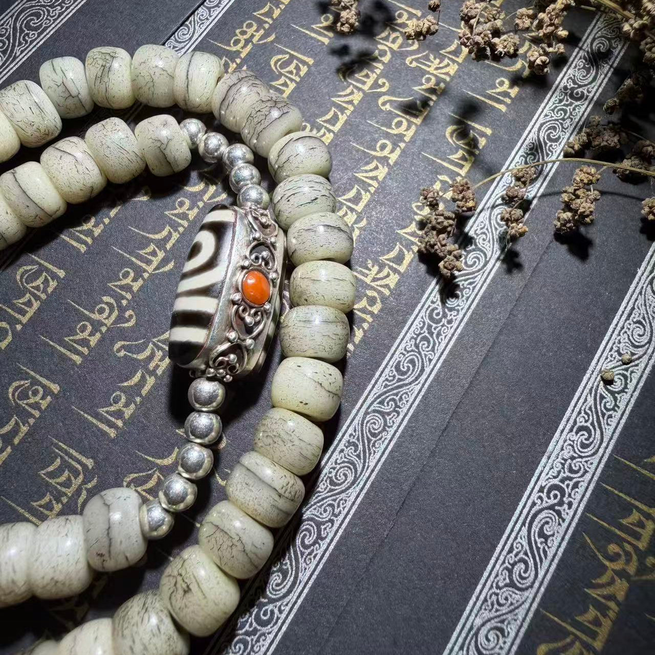 Tibetan Amulets – Hand-painted & Handcrafted. Dzi Bead Necklaces & Bracelets, Thangka, Sacred Symbols, Natural Gemstones. Lucky Charms, Blessed Items, Energy Purification, Vintage Collectibles.