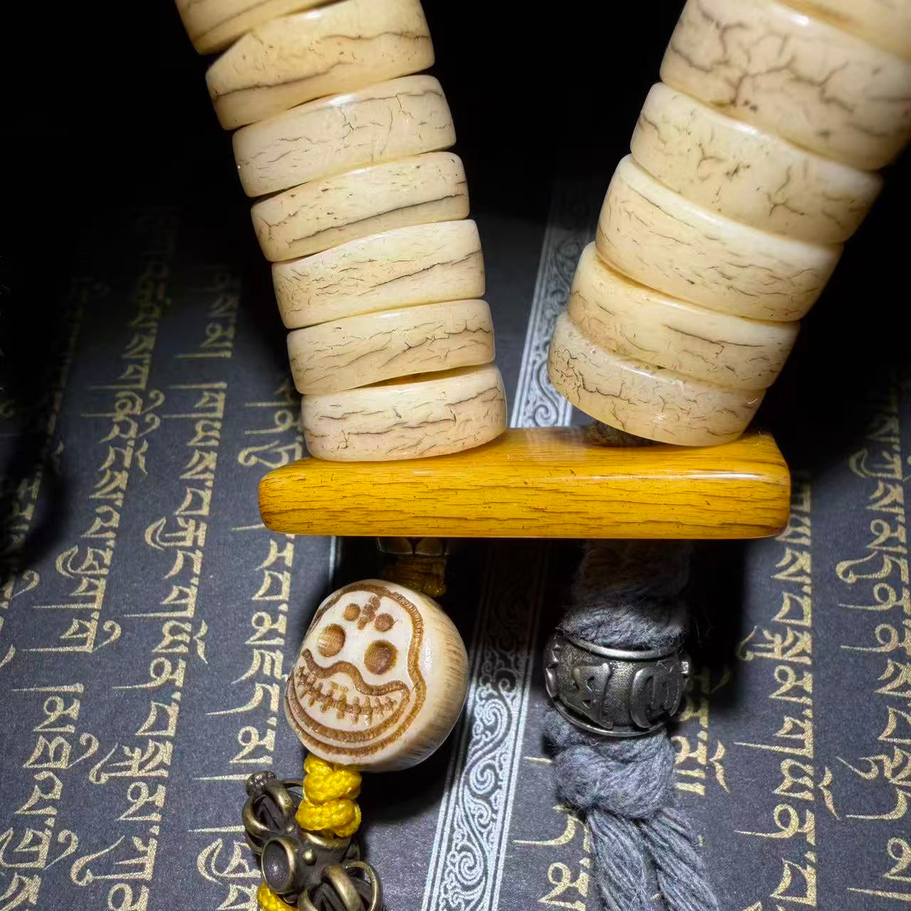 Tibetan Amulets – Hand-painted & Handcrafted. Dzi Bead Necklaces & Bracelets, Thangka, Sacred Symbols, Natural Gemstones. Lucky Charms, Blessed Items, Energy Purification, Vintage Collectibles.