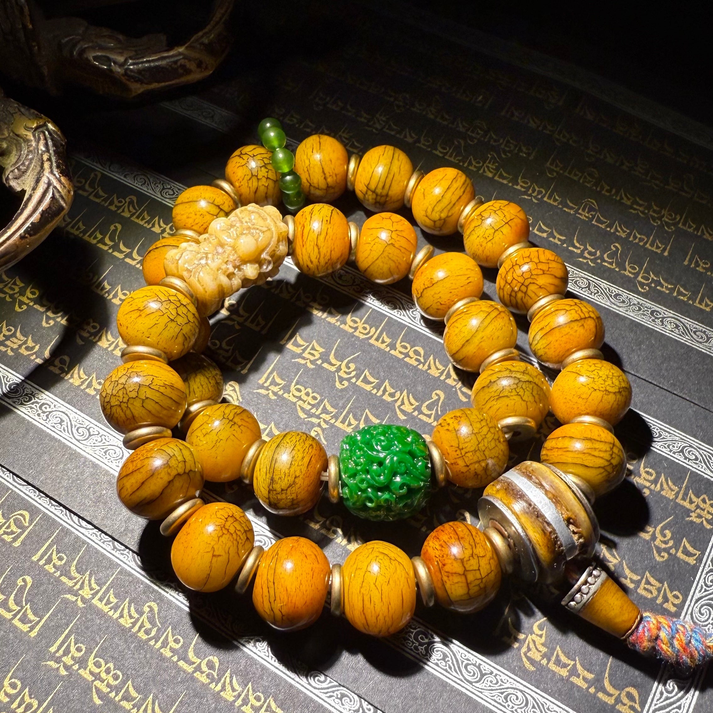 Tibetan Amulets – Hand-painted & Handcrafted. Dzi Bead Necklaces & Bracelets, Thangka, Sacred Symbols, Natural Gemstones. Lucky Charms, Blessed Items, Energy Purification, Vintage Collectibles.