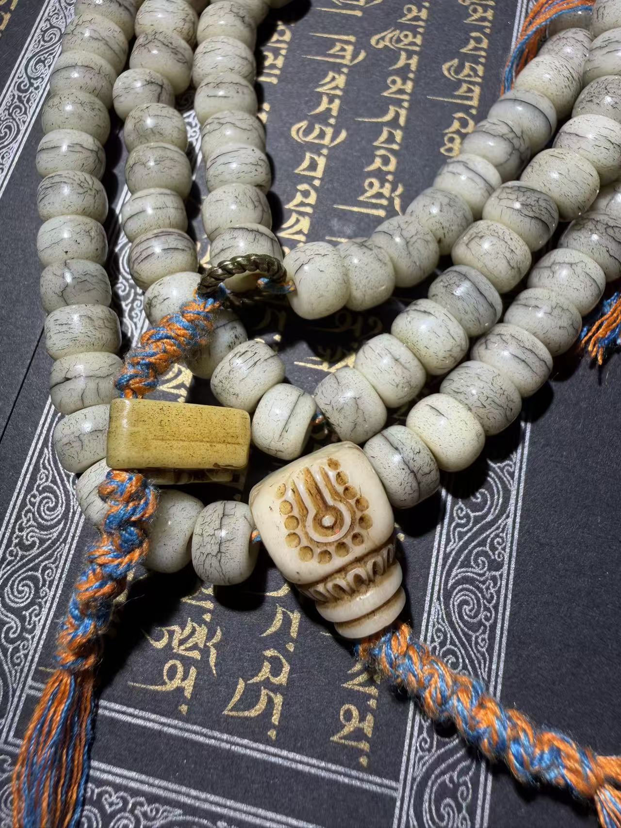 Tibetan Amulets – Hand-painted & Handcrafted. Dzi Bead Necklaces & Bracelets, Thangka, Sacred Symbols, Natural Gemstones. Lucky Charms, Blessed Items, Energy Purification, Vintage Collectibles.
