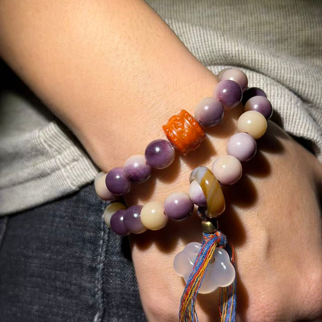 Tibetan Amulets – Hand-painted & Handcrafted. Dzi Bead Necklaces & Bracelets, Thangka, Sacred Symbols, Natural Gemstones. Lucky Charms, Blessed Items, Energy Purification, Vintage Collectibles.