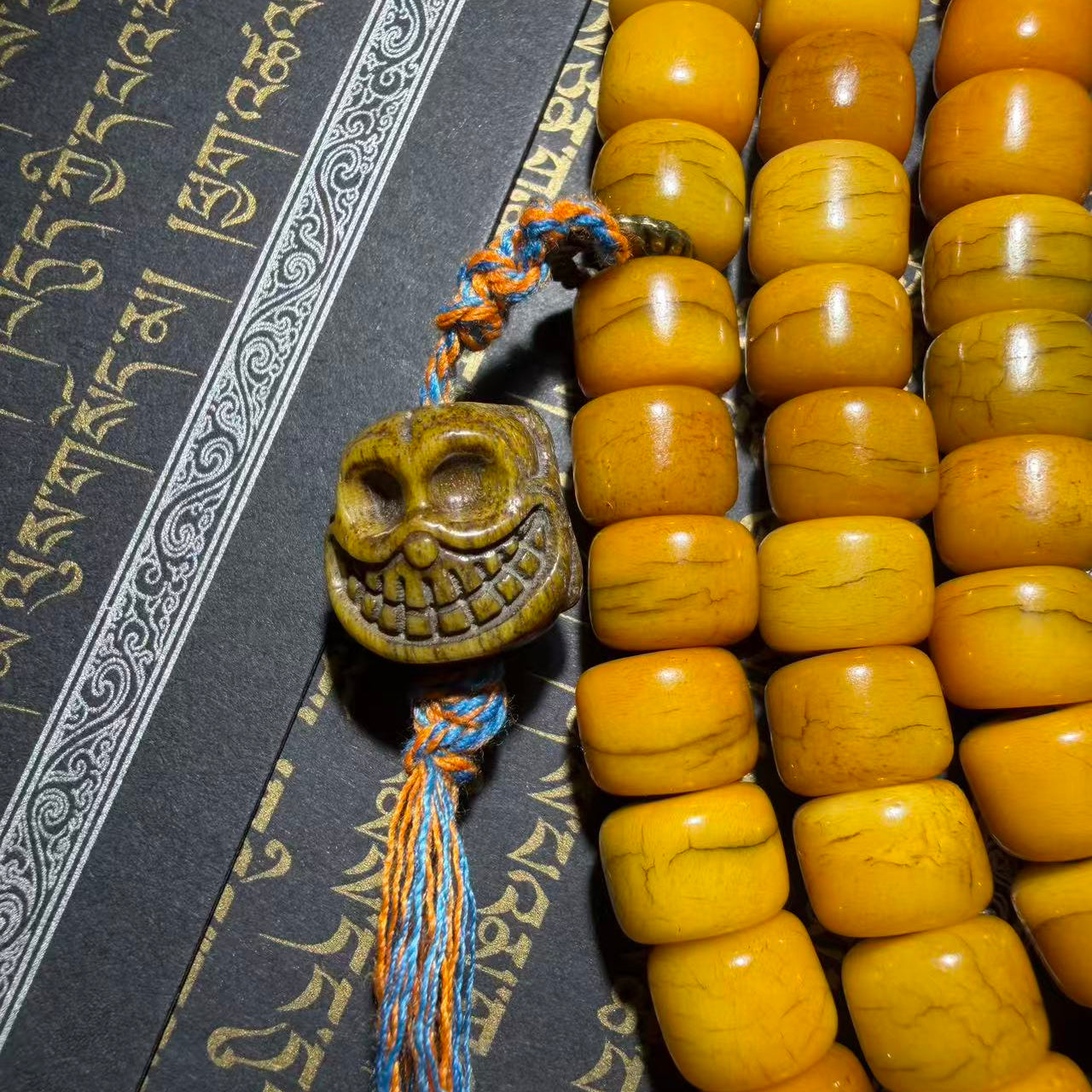 Tibetan Amulets – Hand-painted & Handcrafted. Dzi Bead Necklaces & Bracelets, Thangka, Sacred Symbols, Natural Gemstones. Lucky Charms, Blessed Items, Energy Purification, Vintage Collectibles.