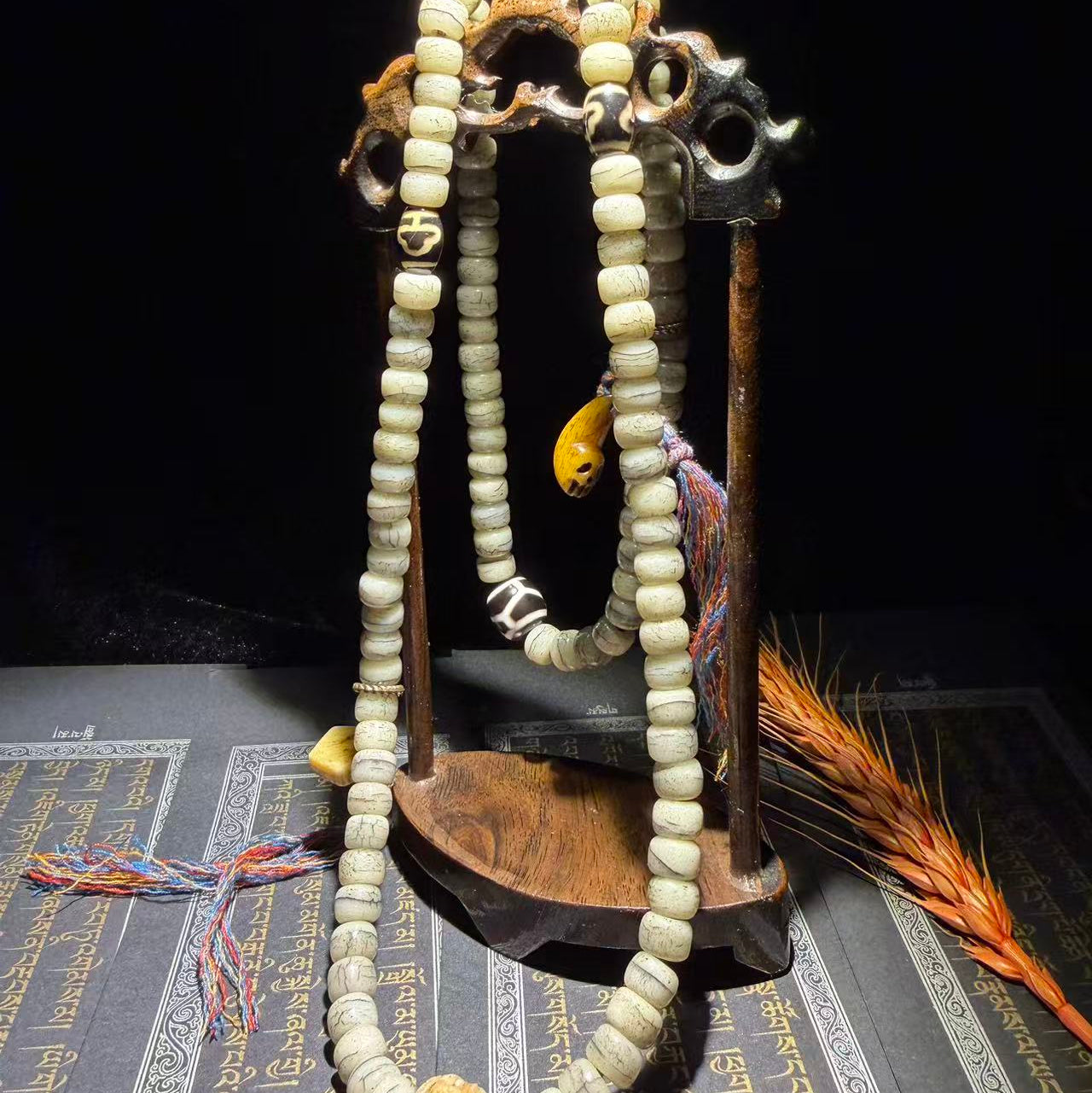 Tibetan Amulets – Hand-painted & Handcrafted. Dzi Bead Necklaces & Bracelets, Thangka, Sacred Symbols, Natural Gemstones. Lucky Charms, Blessed Items, Energy Purification, Vintage Collectibles.