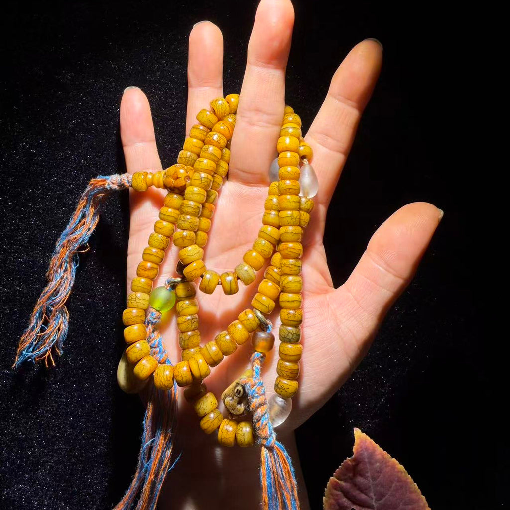 Tibetan Amulets – Hand-painted & Handcrafted. Dzi Bead Necklaces & Bracelets, Thangka, Sacred Symbols, Natural Gemstones. Lucky Charms, Blessed Items, Energy Purification, Vintage Collectibles.