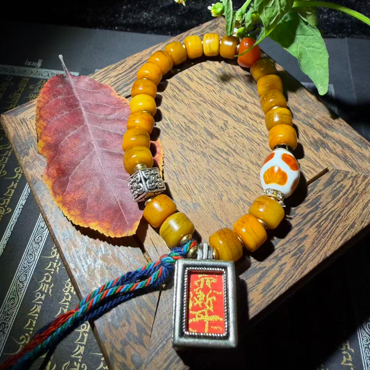 Tibetan Amulets – Hand-painted & Handcrafted. Dzi Bead Necklaces & Bracelets, Thangka, Sacred Symbols, Natural Gemstones. Lucky Charms, Blessed Items, Energy Purification, Vintage Collectibles.