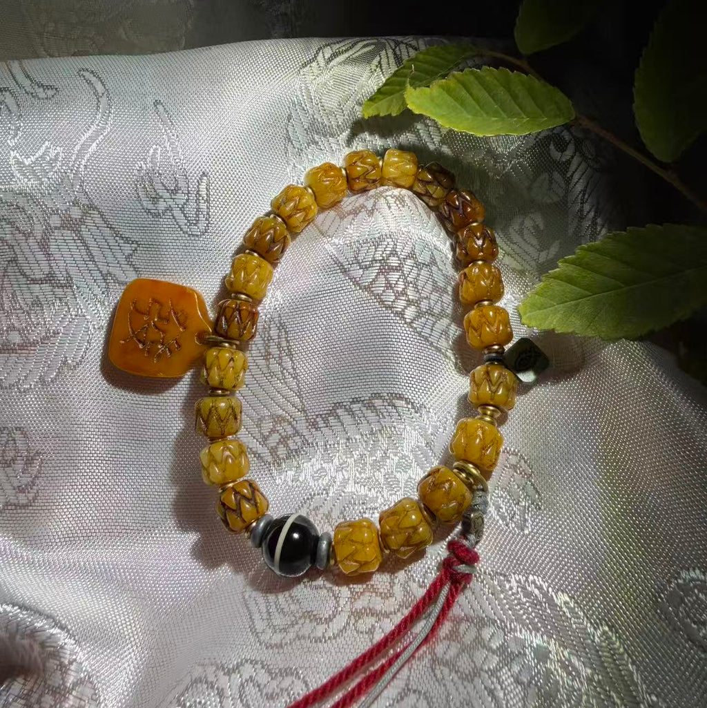 Tibetan Amulets – Hand-painted & Handcrafted. Dzi Bead Necklaces & Bracelets, Thangka, Sacred Symbols, Natural Gemstones. Lucky Charms, Blessed Items, Energy Purification, Vintage Collectibles.