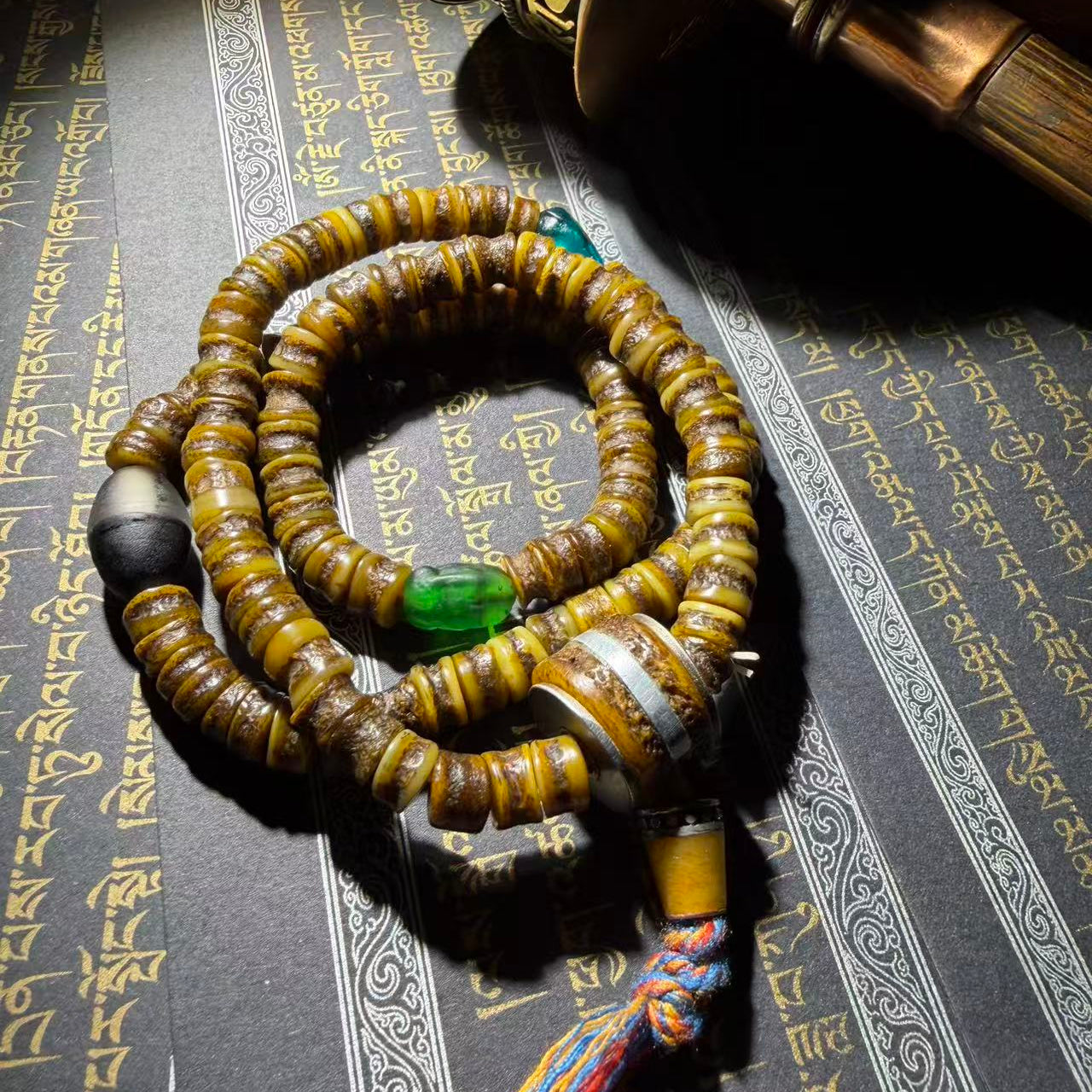 Tibetan Amulets – Hand-painted & Handcrafted. Dzi Bead Necklaces & Bracelets, Thangka, Sacred Symbols, Natural Gemstones. Lucky Charms, Blessed Items, Energy Purification, Vintage Collectibles.