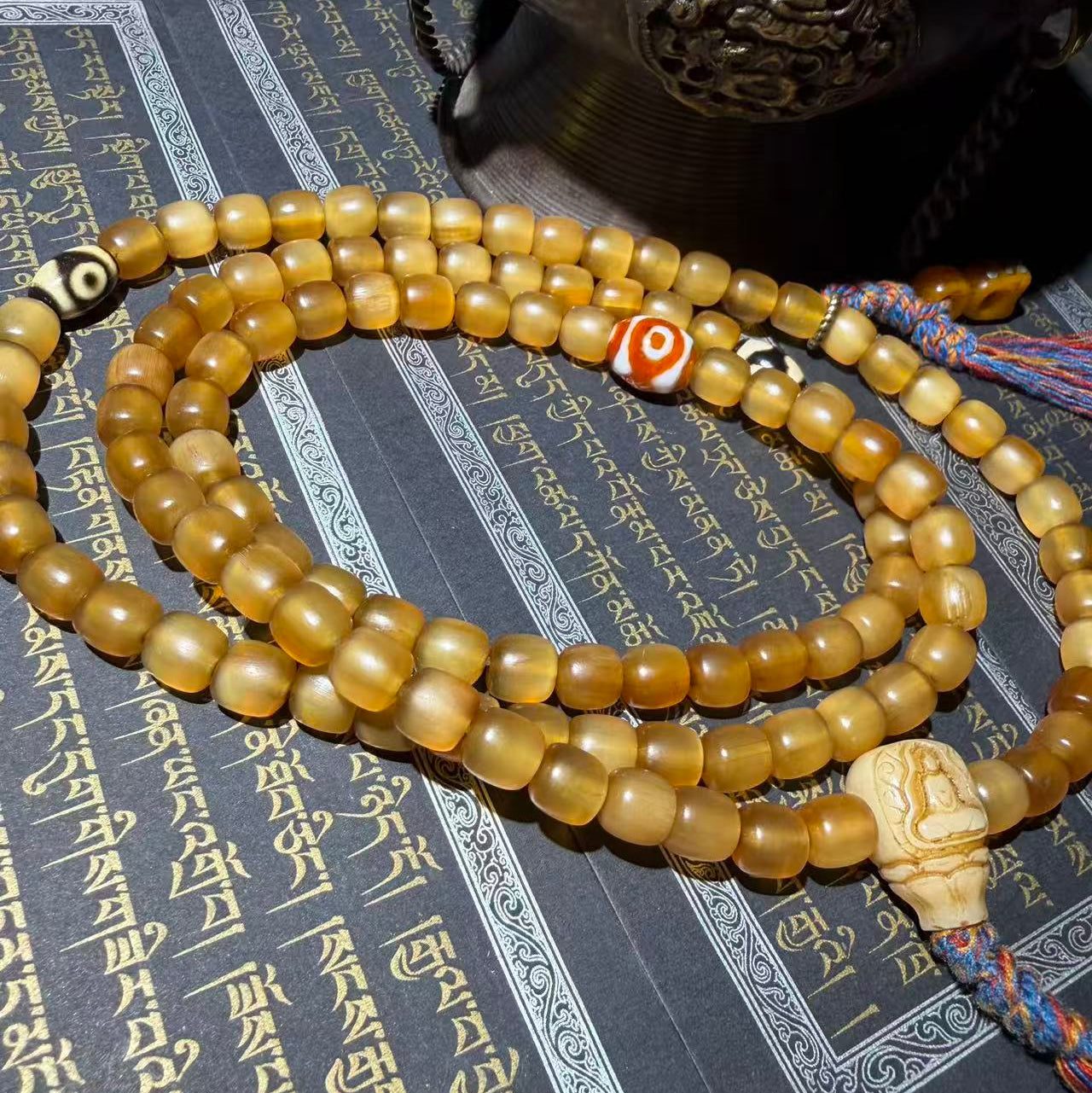 Tibetan Amulets – Hand-painted & Handcrafted. Dzi Bead Necklaces & Bracelets, Thangka, Sacred Symbols, Natural Gemstones. Lucky Charms, Blessed Items, Energy Purification, Vintage Collectibles.
