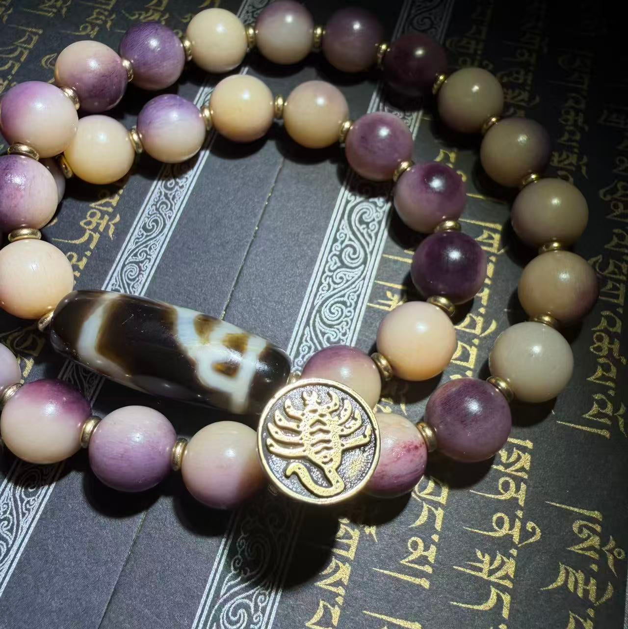Tibetan Amulets – Hand-painted & Handcrafted. Dzi Bead Necklaces & Bracelets, Thangka, Sacred Symbols, Natural Gemstones. Lucky Charms, Blessed Items, Energy Purification, Vintage Collectibles.