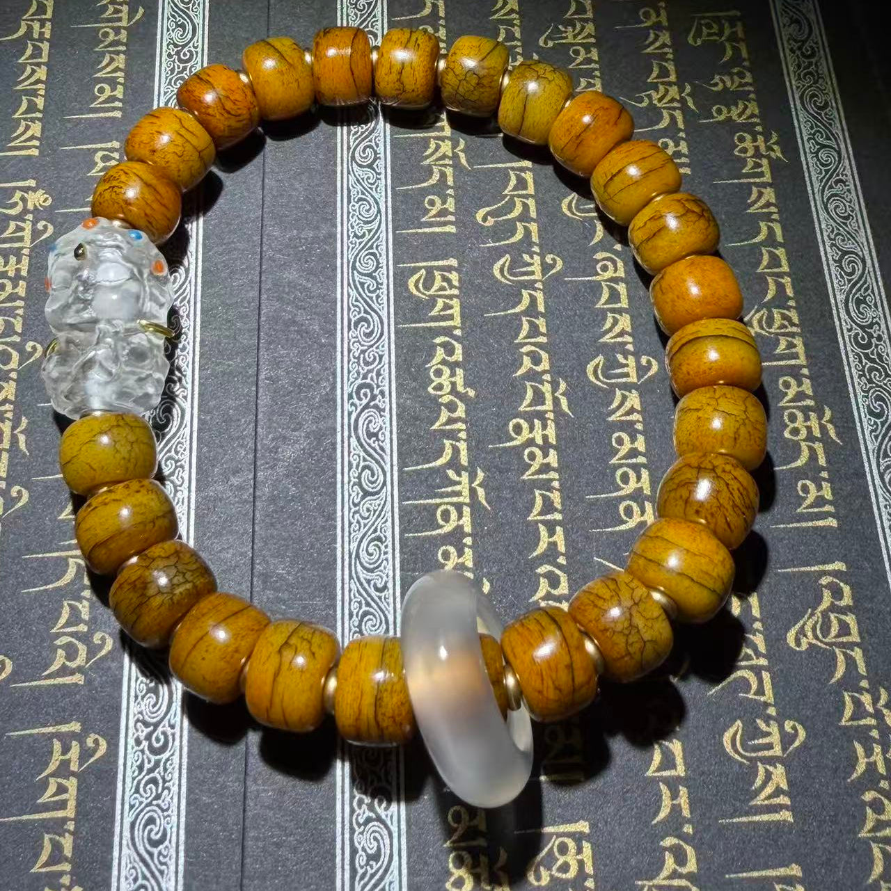 Tibetan Amulets – Hand-painted & Handcrafted. Dzi Bead Necklaces & Bracelets, Thangka, Sacred Symbols, Natural Gemstones. Lucky Charms, Blessed Items, Energy Purification, Vintage Collectibles.