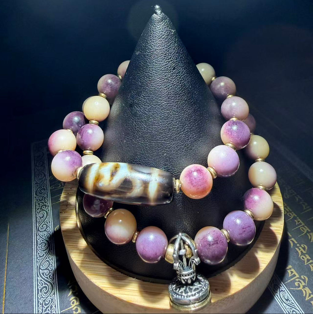 Tibetan Amulets – Hand-painted & Handcrafted. Dzi Bead Necklaces & Bracelets, Thangka, Sacred Symbols, Natural Gemstones. Lucky Charms, Blessed Items, Energy Purification, Vintage Collectibles.