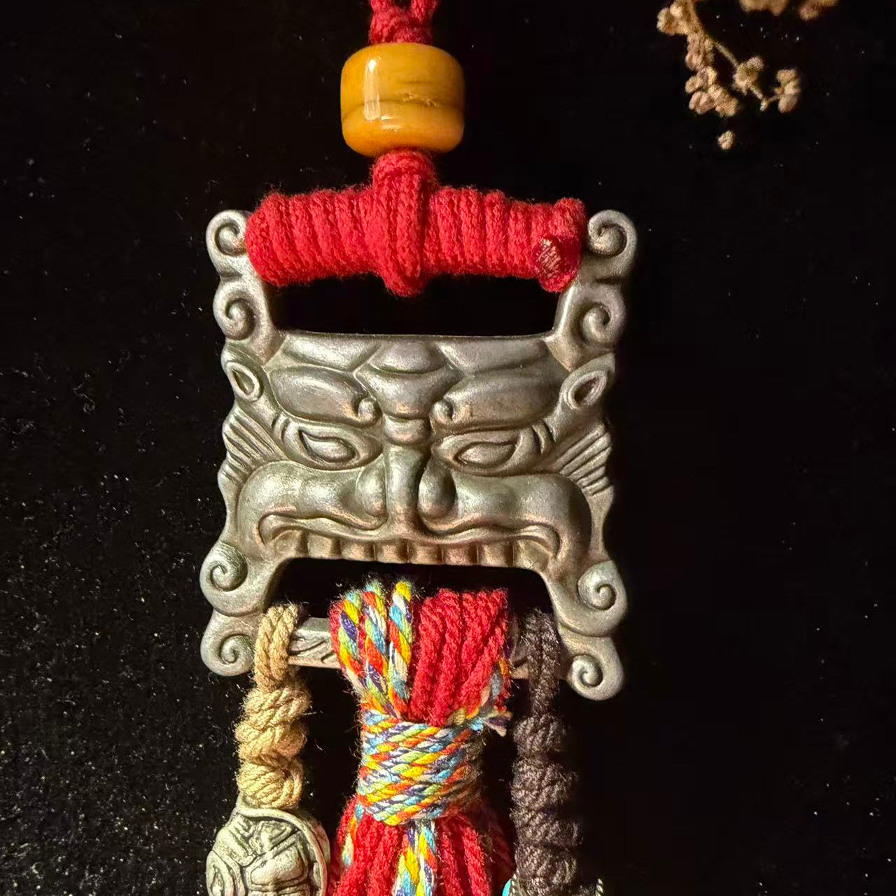 Tibetan Amulets – Hand-painted & Handcrafted. Dzi Bead Necklaces & Bracelets, Thangka, Sacred Symbols, Natural Gemstones. Lucky Charms, Blessed Items, Energy Purification, Vintage Collectibles.