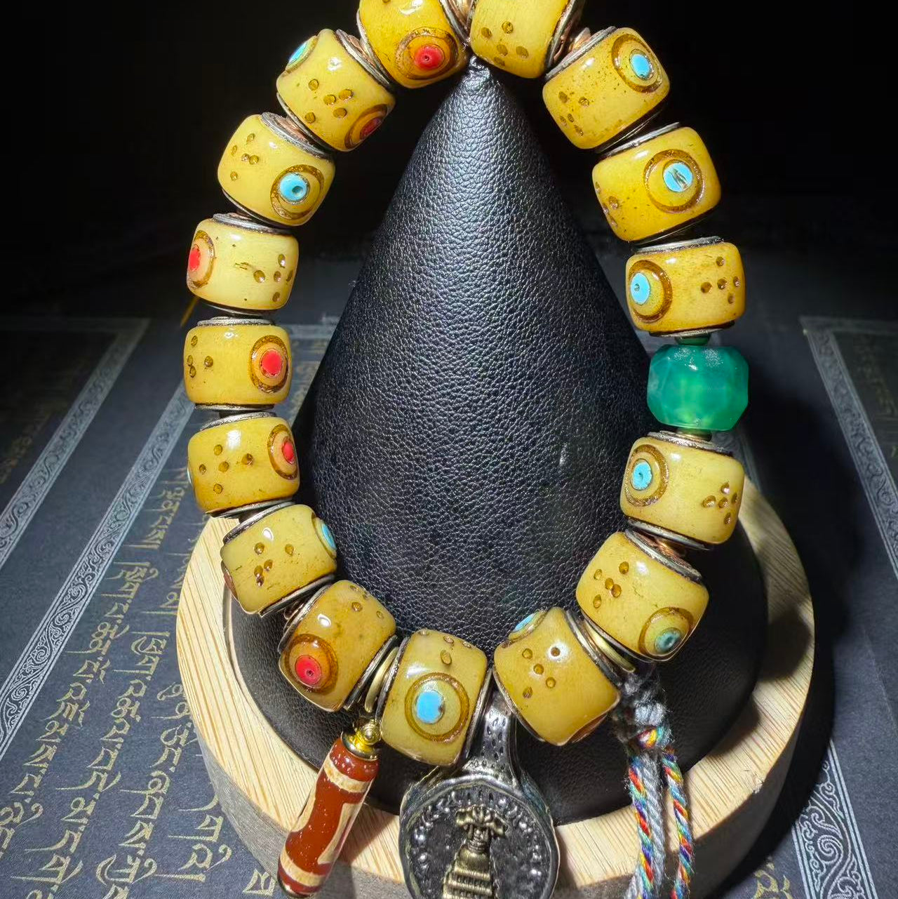 Tibetan Amulets – Hand-painted & Handcrafted. Dzi Bead Necklaces & Bracelets, Thangka, Sacred Symbols, Natural Gemstones. Lucky Charms, Blessed Items, Energy Purification, Vintage Collectibles.