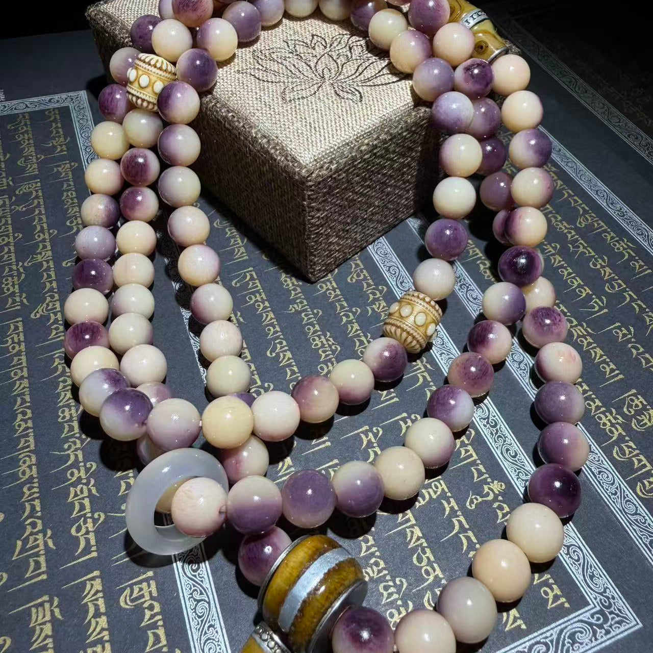 Tibetan Amulets – Hand-painted & Handcrafted. Dzi Bead Necklaces & Bracelets, Thangka, Sacred Symbols, Natural Gemstones. Lucky Charms, Blessed Items, Energy Purification, Vintage Collectibles.